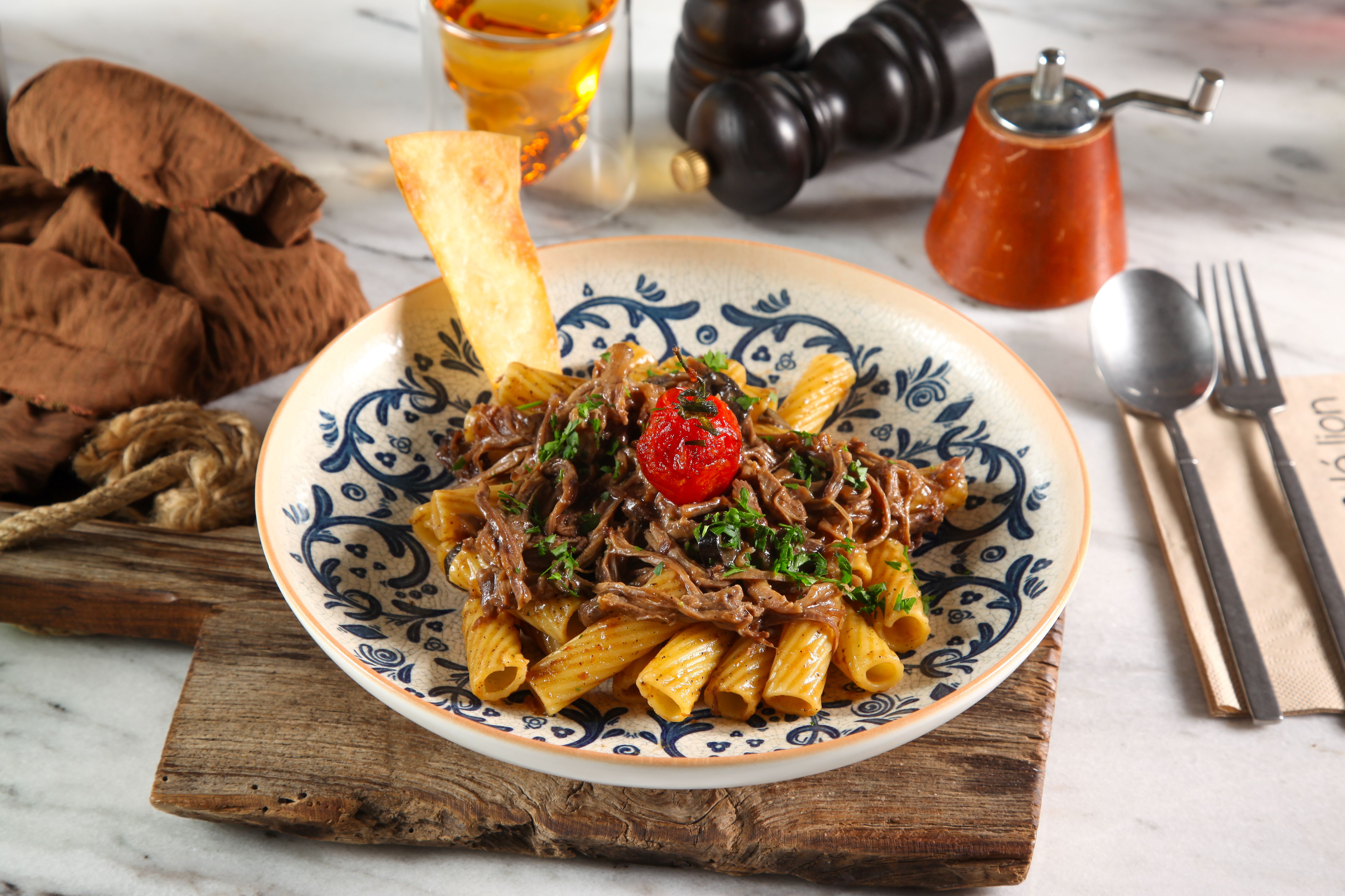 LE LİON STAYLE RİGATONİ