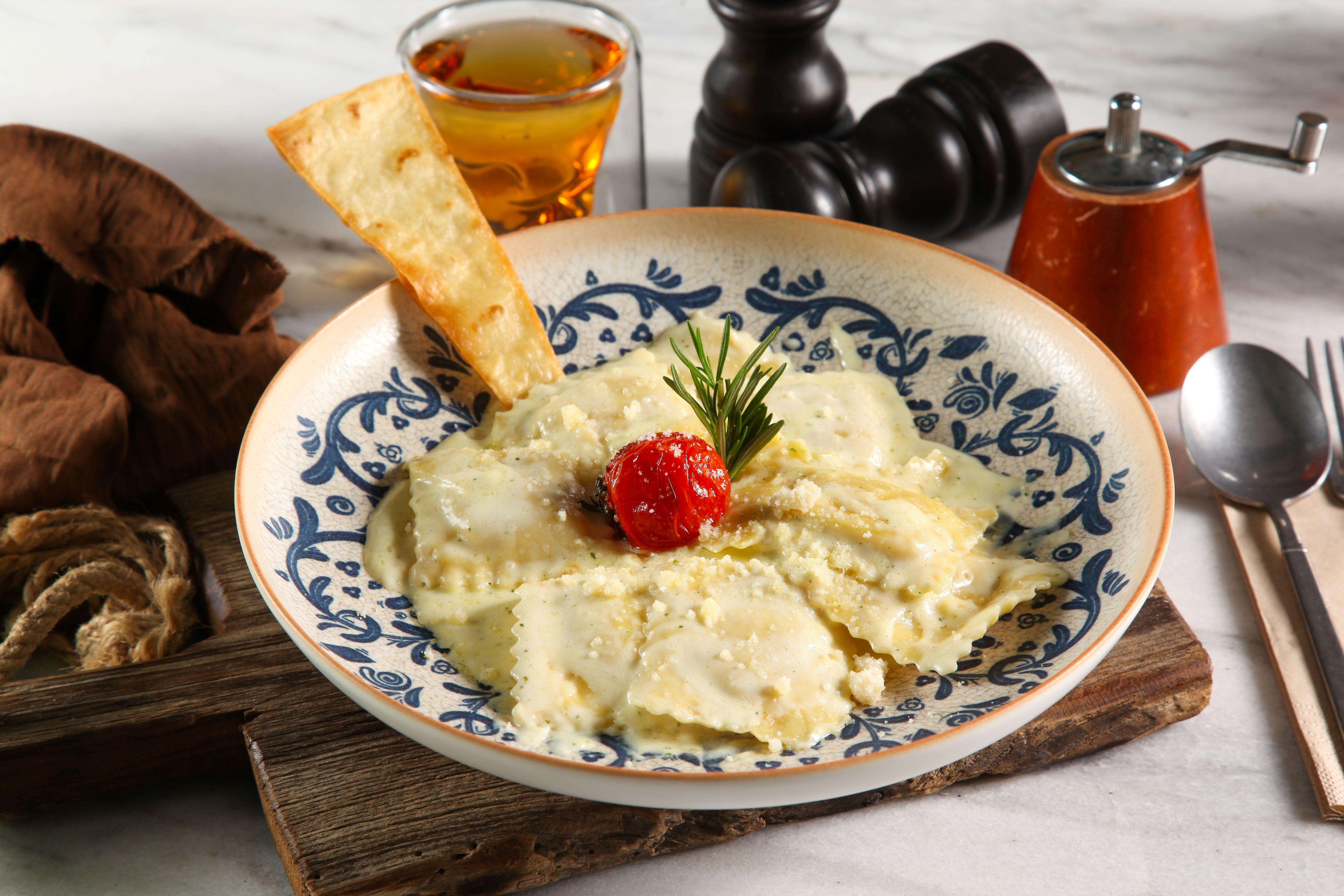 TRÜF KREMALI 5 PEYNİRİ RAVİOLİ